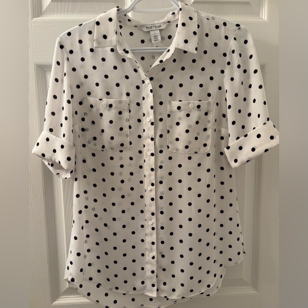 3/$25 White House Black Market Black and White Polka Dot Blouse Size 2